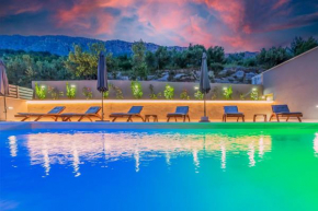 Luxury Apartment Lorena - Private Heated Pool -